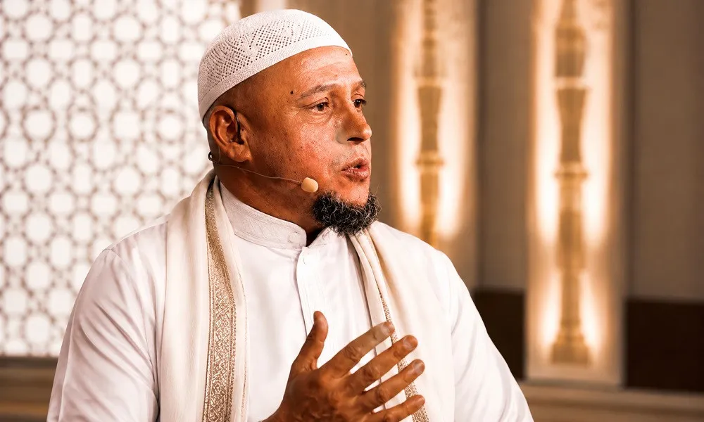 ইসলাম গ্রহণ নিয়ে কী বললেন রবার্তো কার্লোস?