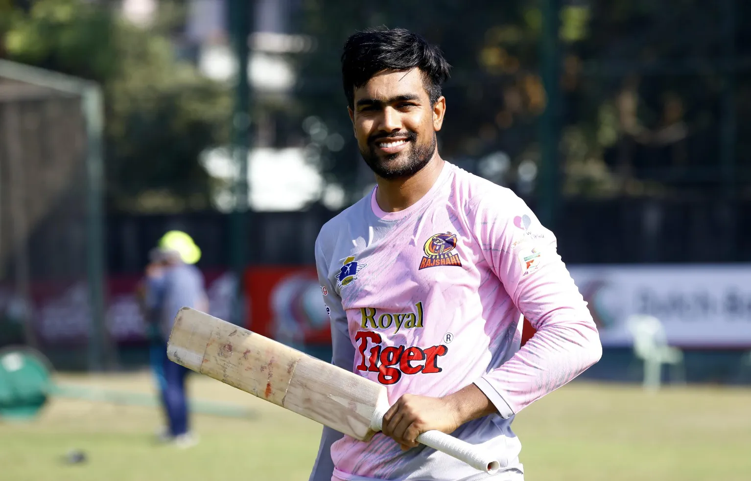 কেন নেই আকবর? প্রশ্নের উত্তরে নির্বাক সবাই
