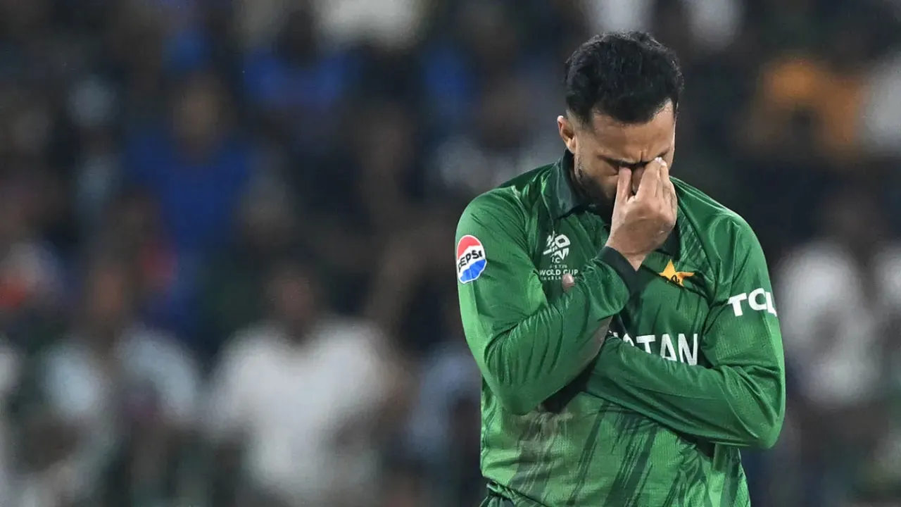 তিন মাসের নিষেধাজ্ঞায় মোহাম্মদ নওয়াজ